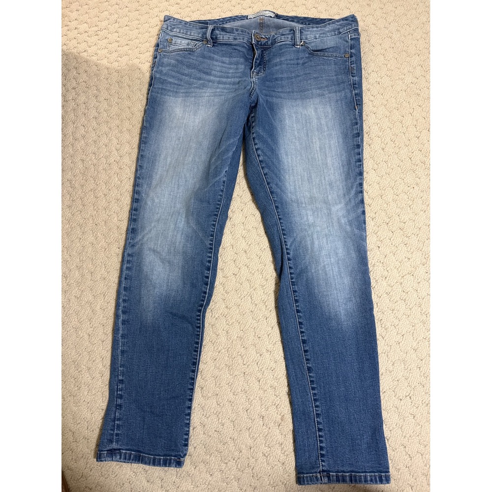 Torrid Denim Slim Fix Med. Wash Blue Jeans Womens Size 16R Stretch Straight Leg